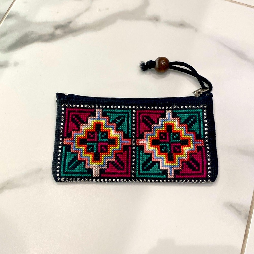 Embroidered coin purse